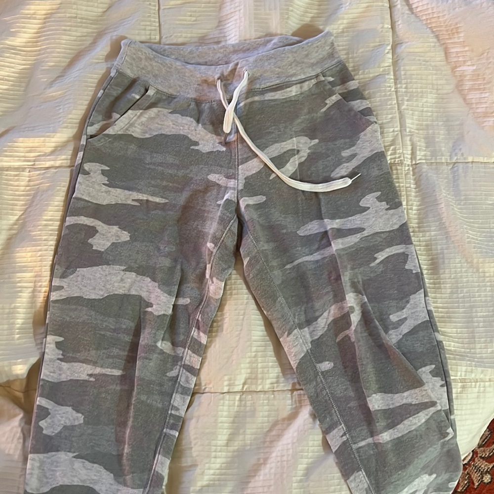 Aerie camo lounge pants